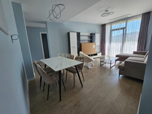 Jepet me qera apartament modern+post parkimi tek rezidenca LakeView!,1000euro