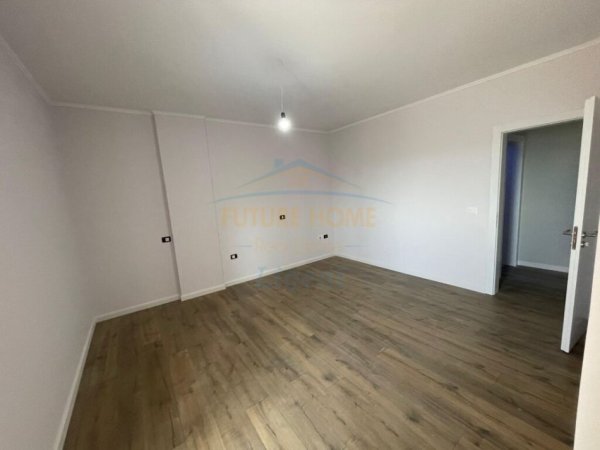 Shitet, Apartament 2+1, Fresk, Tiranë. LI39898