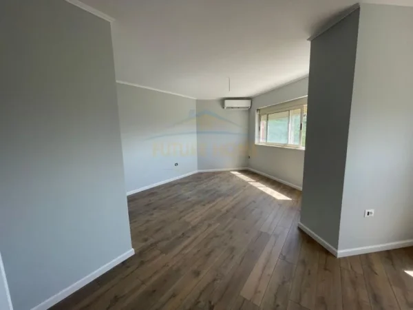 Shitet, Apartament 2+1, Fresk, Tiranë. LI39898