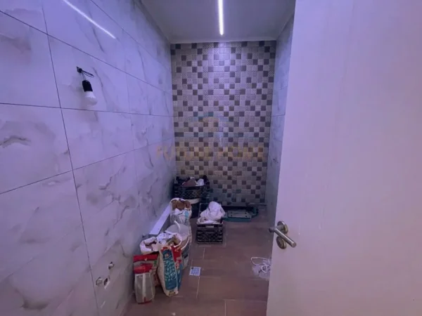 Shitet, Apartament 2+1, Fresk, Tiranë. LI39898