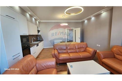 JEPET ME QIRA APARTAMENT 2+1+2 te Toptani, Rruga Xhorxh Bush