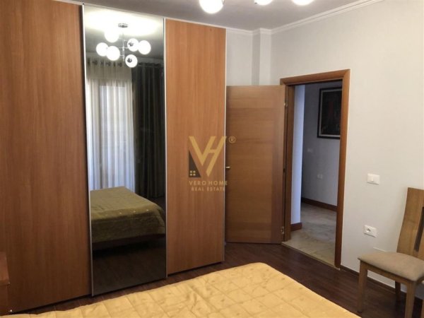 JEPET APARTAMENT 3+1+2 ME QERA TEK RRUGA MYSLYM SHYRI 1.300 EURO