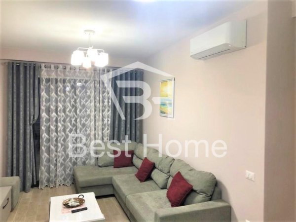 Apartament 2+1 Me Qera, 21 Dhjetori, Prane Hotel Mondial, Tirane.