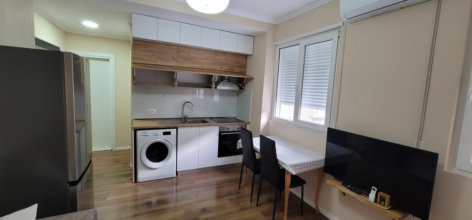 Apartament Me Qera 1+1 Tek Shkolla E Bashkuar, Tirane.