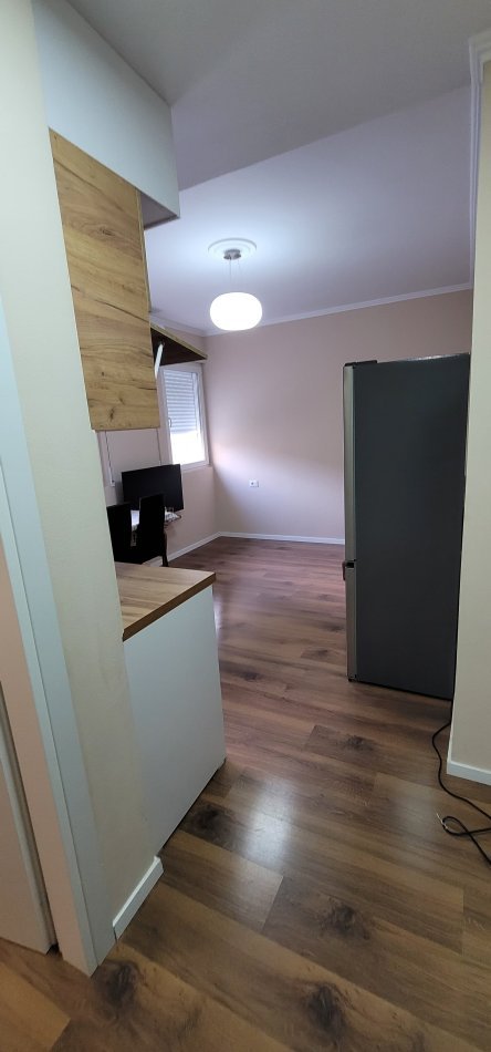 Apartament Me Qera 1+1 Tek Shkolla E Bashkuar, Tirane.