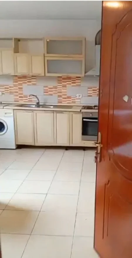 1+1,30.000 lek,Pran Pedonales, Ish Tregu Elektrik