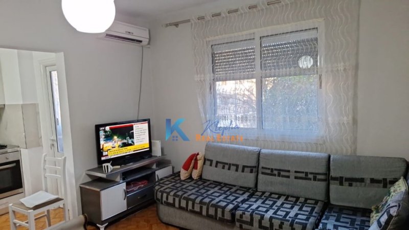 Apartament 1+1 per qira te Varri i Bomit, afer Rei Mar