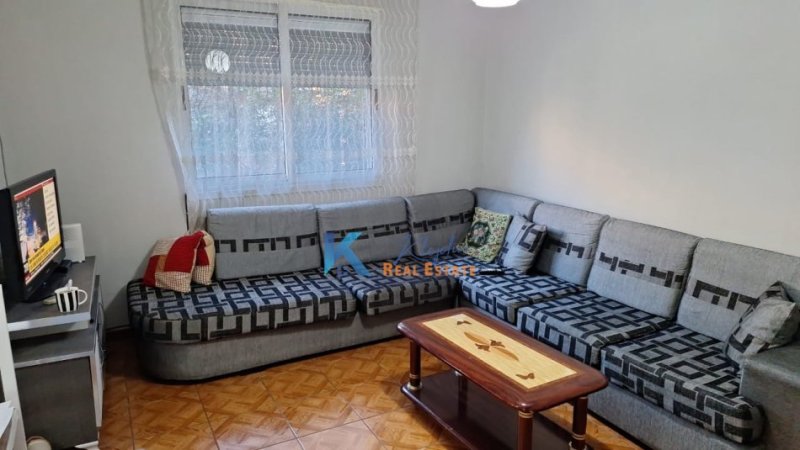 Apartament 1+1 per qira te Varri i Bomit, afer Rei Mar