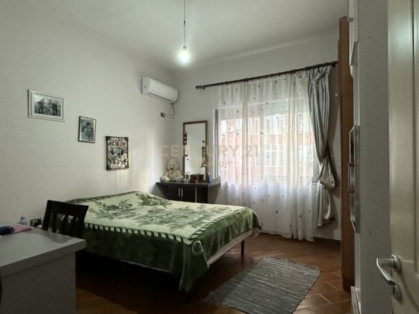 SHITET APARTAMENT 2+1+2 NE ASTIR !