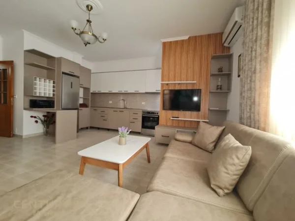 Japim me Qira apartament 2+1+2 rruga 5 Maji!