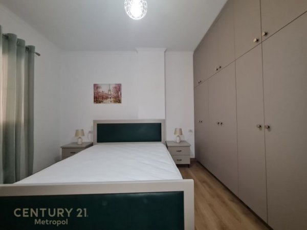 Japim me Qira apartament 2+1+2 rruga 5 Maji!