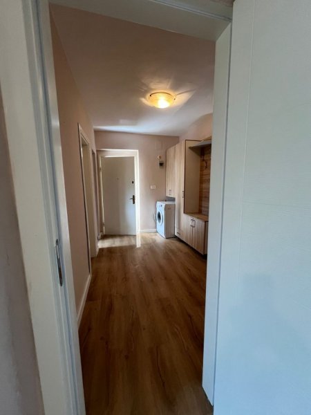 Shitet apartament 2+1 Mbrapa UET