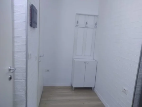 Tirane, Apartament me qira 300 Euro (Kopshti Botanik)