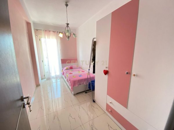 SHITET APARTAMENT 3+1+2TUALETE PRANE KAZAZIT DURRES !!