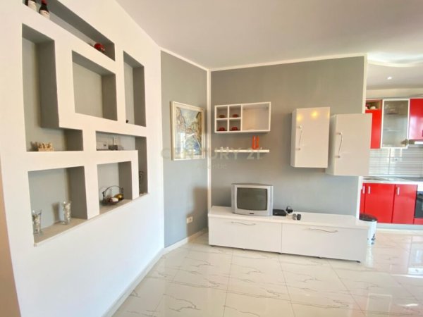 SHITET APARTAMENT 3+1+2TUALETE PRANE KAZAZIT DURRES !!