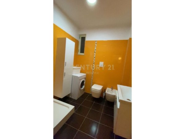 SHITET APARTAMENT 3+1+2TUALETE PRANE KAZAZIT DURRES !!