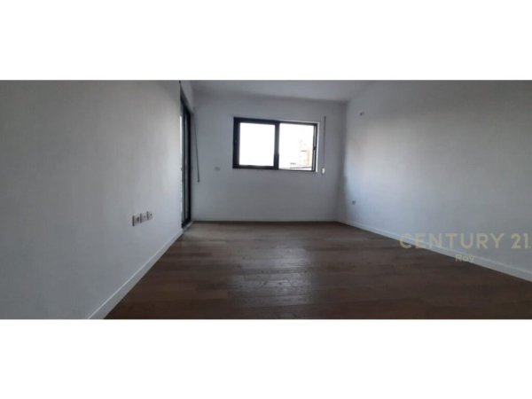 SHITET APARTAMENT 1+1 PRANE MUZEU I DESHMEROVE, DURRES - 65000€