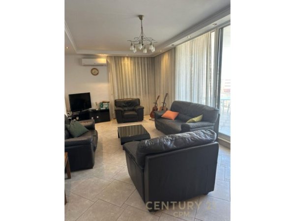 TEK KOMUNA PARISIT, APARTAMENT 2+1 DHE VERANDA ME QERA !