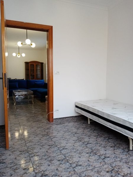 Jepet apartament 2+1 me qera te Pazari i Ri, 500 Euro