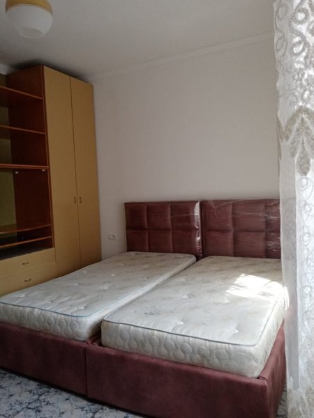 Jepet apartament 2+1 me qera te Pazari i Ri, 500 Euro