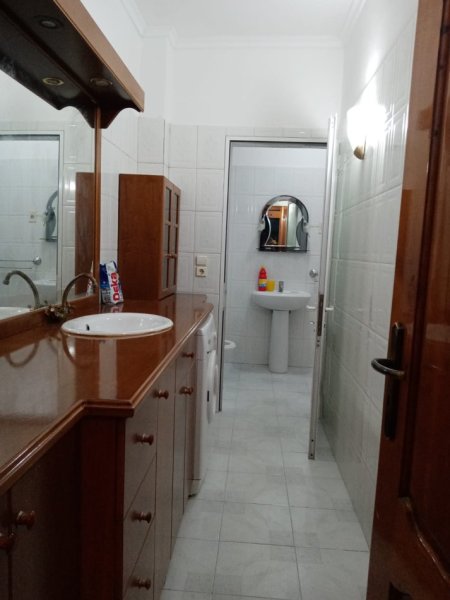 Jepet apartament 2+1 me qera te Pazari i Ri, 500 Euro