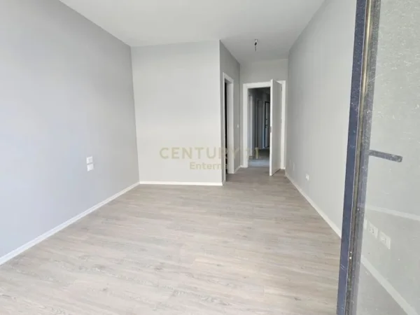 Jepet me qera ambient per zyra tek Lakeview