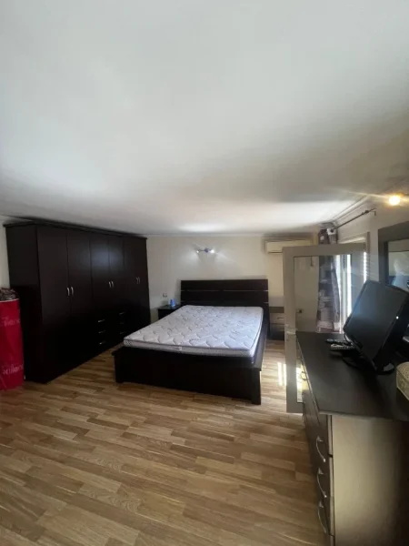 Qera, Duplex 2+1, Laprakë. Disponojmë Duplex 2+1, për Qera.