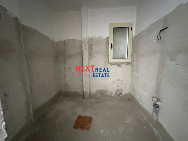 SHITET APARTAMENT 2+1 NE LUNGOMARE, VLORE