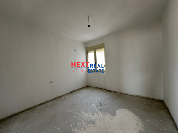 SHITET APARTAMENT 2+1 NE LUNGOMARE, VLORE