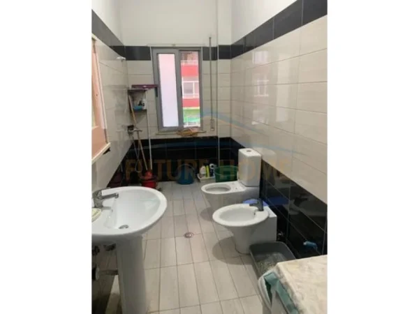 Shitet, Apartamenti 2+1+2,Unaza e Re, Tiranë
127,000 €