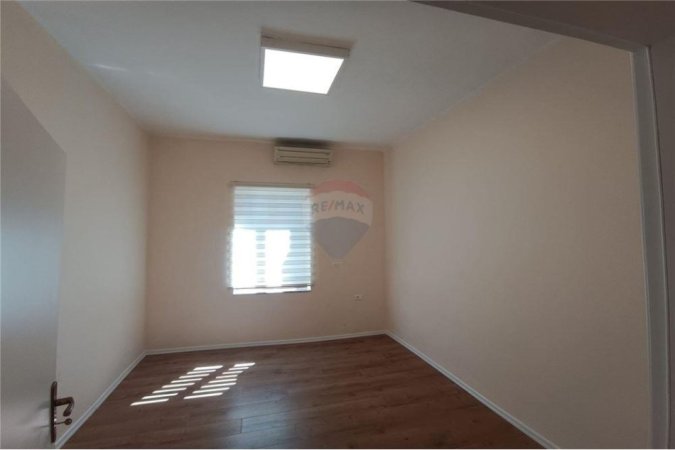 Apartament 2+1 me qera tek Stadiumi Dinamo