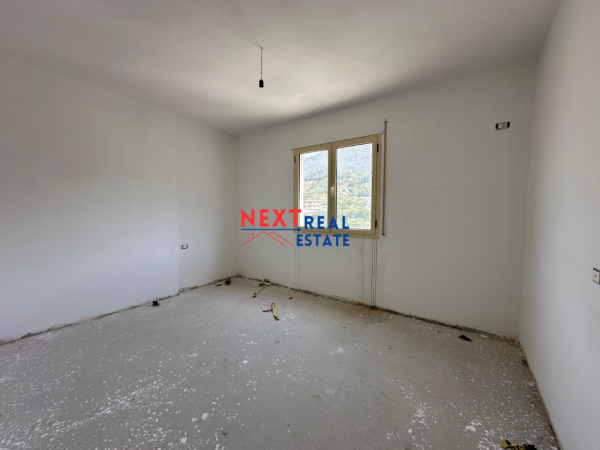 SHITET APARTAMENT 2+1 NE LUNGOMARE, VLORE