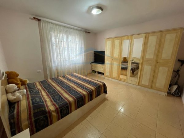 Shitet, Apartament 3+1+2, Stadiumi Dinamo, Tiranë