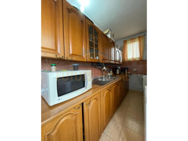 Shitet, Apartament 3+1+2, Stadiumi Dinamo, Tiranë