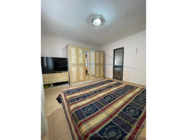 Shitet, Apartament 3+1+2, Stadiumi Dinamo, Tiranë