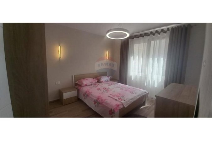 Jepet me qira apartament 2+1 te Rruga e Kavajes