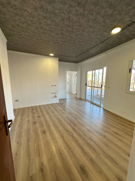 Qera,Apartament 1+1, Rruga e Barrikadave