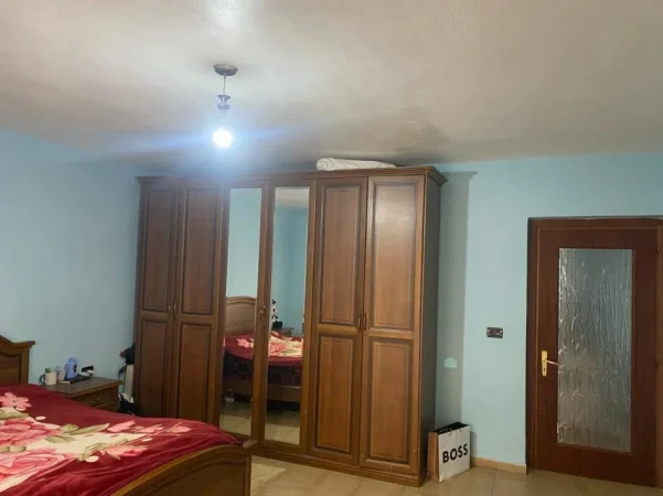 Jepet me qera Apartament 2+1 te Rr. E Barrikadave, 500 €