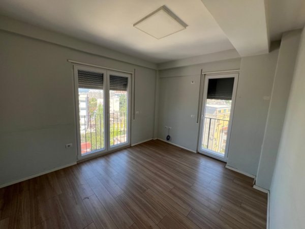 Apartament 2+1 me Qera per Zyra, Rr. Frosina Plaku