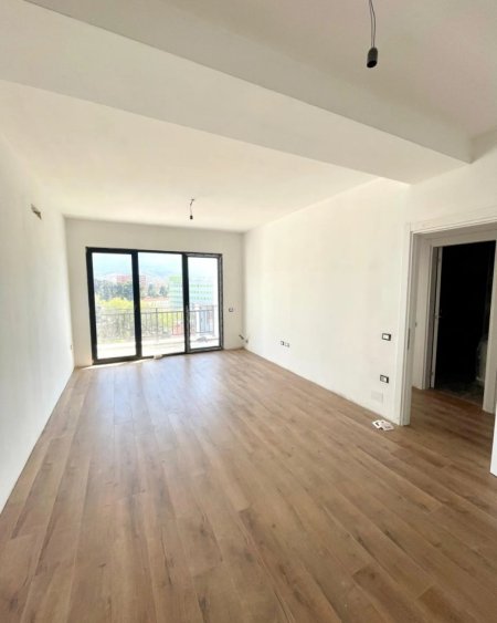Apartament ne shitje!