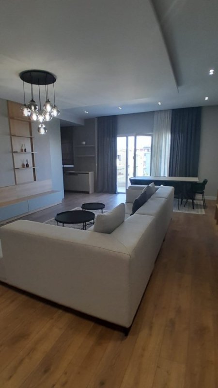 Tirane, Apartament luksoz me qira 2+1 (Kopshti Botanik)