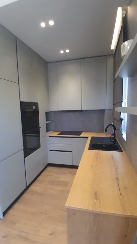 Tirane, Apartament luksoz me qira 2+1 (Kopshti Botanik)