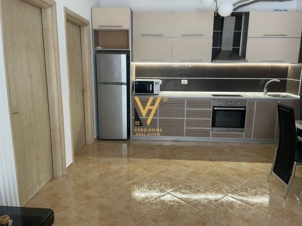 JEPET APARTAMENT 2+1+BLK ME QERA TEK RRUGA E KOSOVAREVE 900 EURO