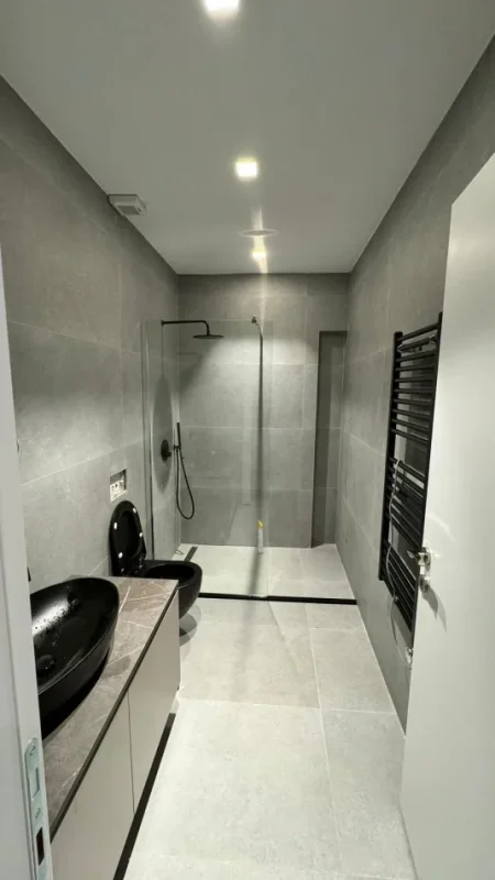 🏠Jepet me qera apartament 1+1 e sapo arreduar me arkitekt tek Shkolla e Bashkuar.