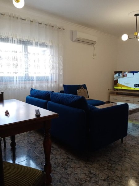 Qera Apartament  2+1 ( Pazari Ri)