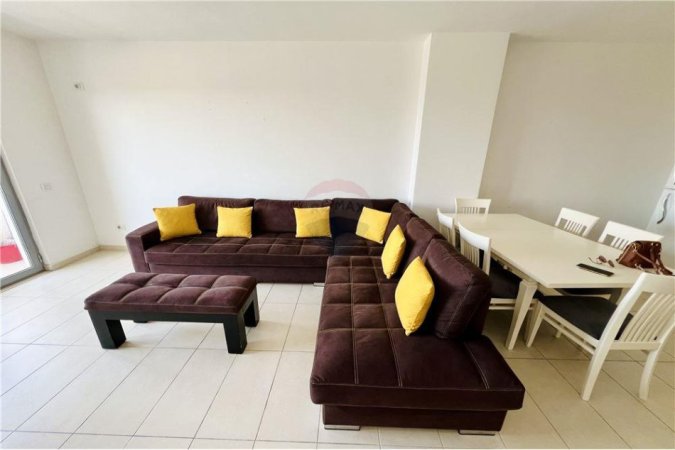 Apartament - Me Qira - Porcelan, ShqipëriAPARTAMENT 1+1 PER QIRA NE KINOSTUDIO !