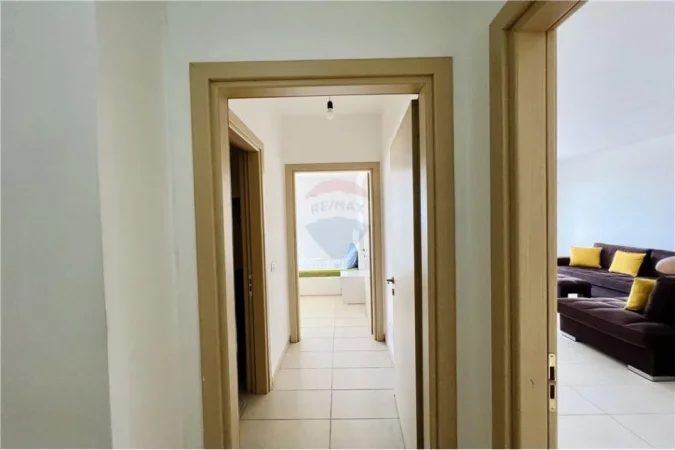 Apartament - Me Qira - Porcelan, ShqipëriAPARTAMENT 1+1 PER QIRA NE KINOSTUDIO !