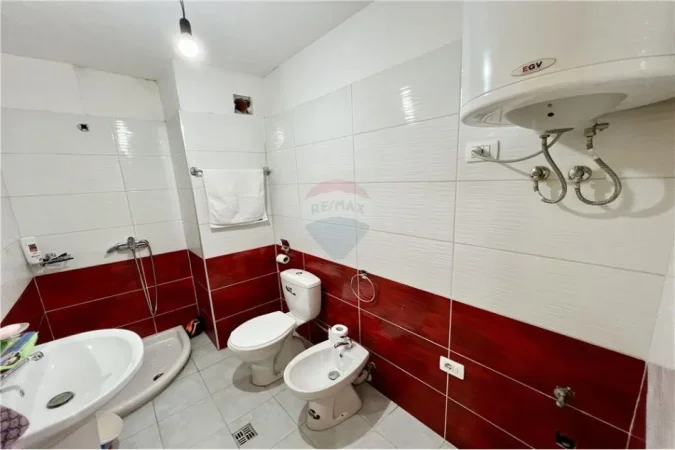 Apartament - Me Qira - Porcelan, ShqipëriAPARTAMENT 1+1 PER QIRA NE KINOSTUDIO !