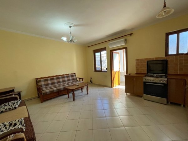 Shitet Apartament 1+1 ne Durres!