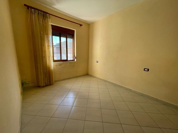 Shitet Apartament 1+1 ne Durres!